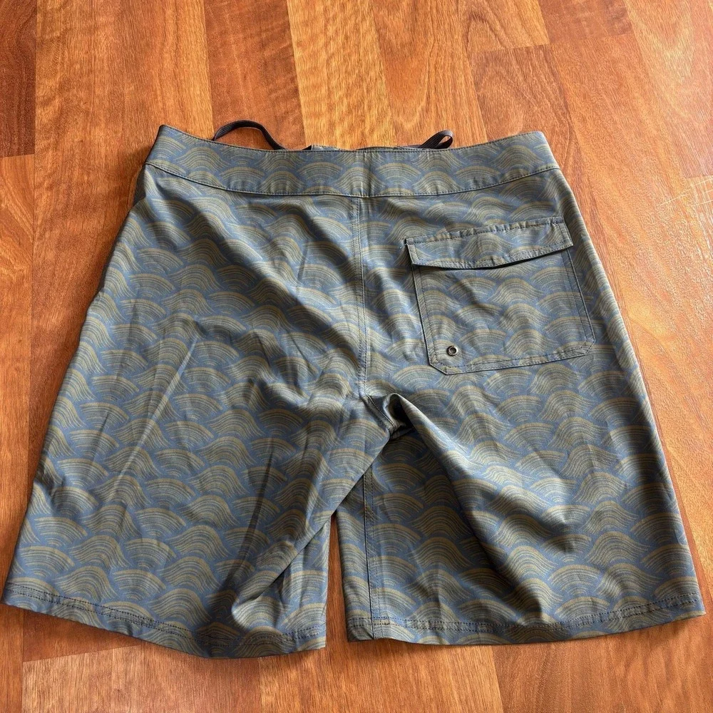 United By Blue Shorts Mens 32 Blue Geometric Board Shorts Swim Trunks Quick Dry